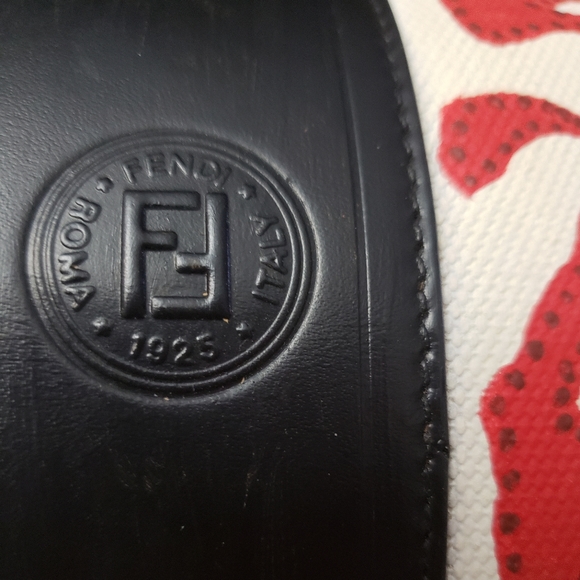 Fendi shoulder bag - Picture 8 of 11